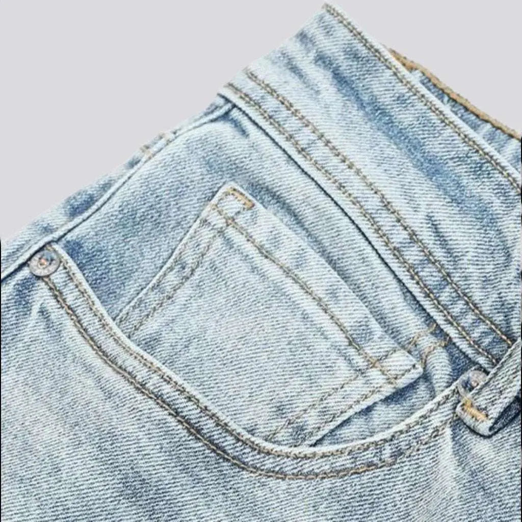 Sanded men's tapered jeans