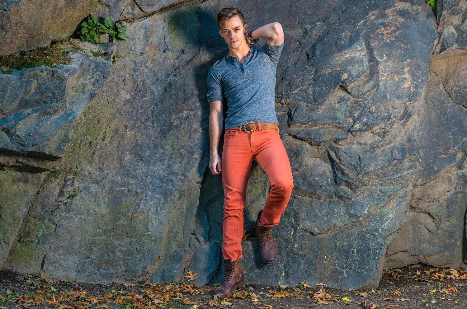 Top 5 Men's Outfits Featuring Red Jeans | Jeans4you.shop