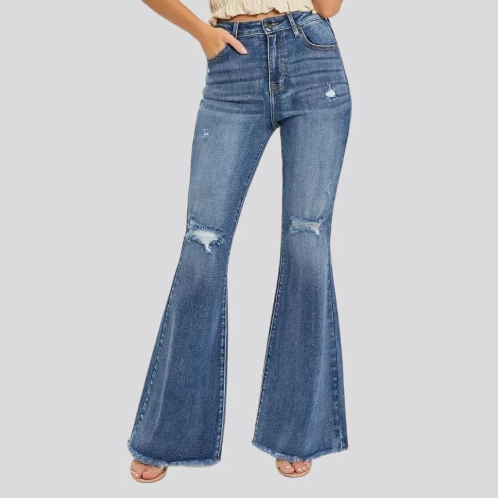 Medium-wash street jeans
 for women
