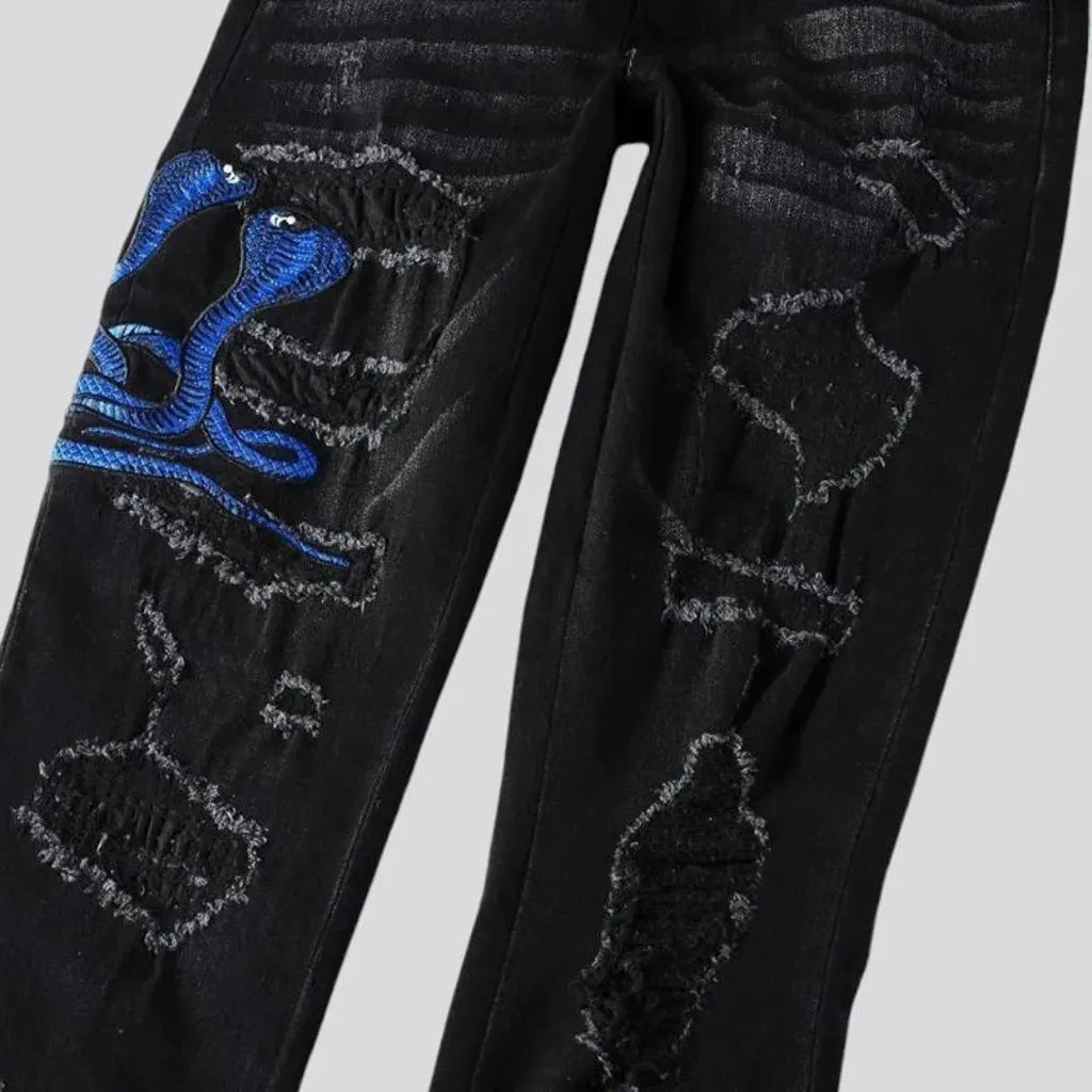 Fashionable mid-rise men's jeans