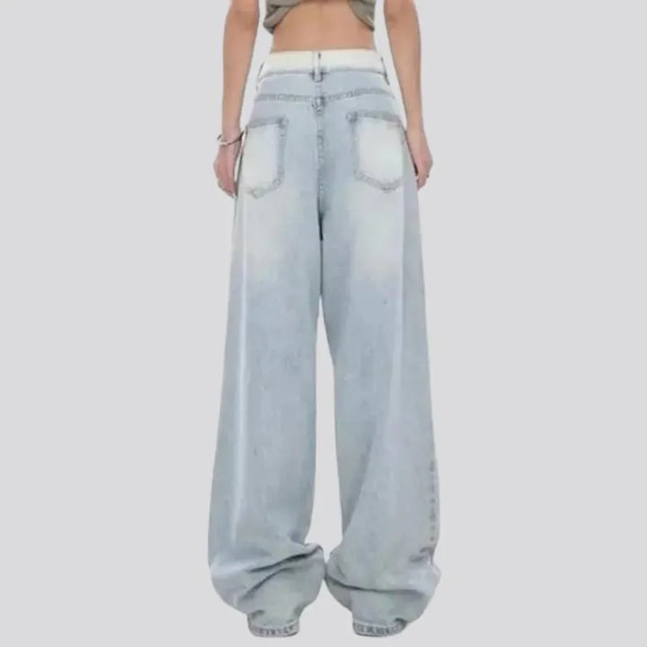 Sanded women's mid-waist jeans