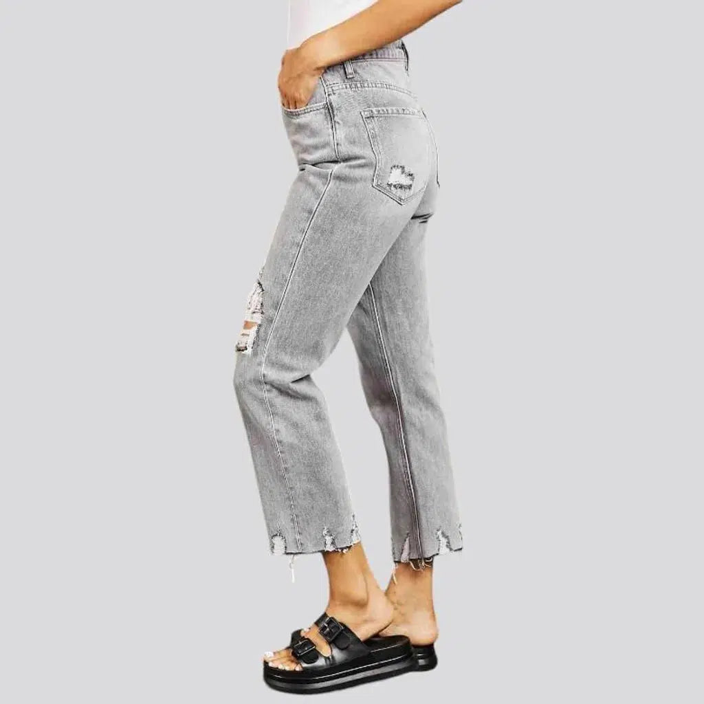 Cutoff-bottoms grunge jeans
 for ladies