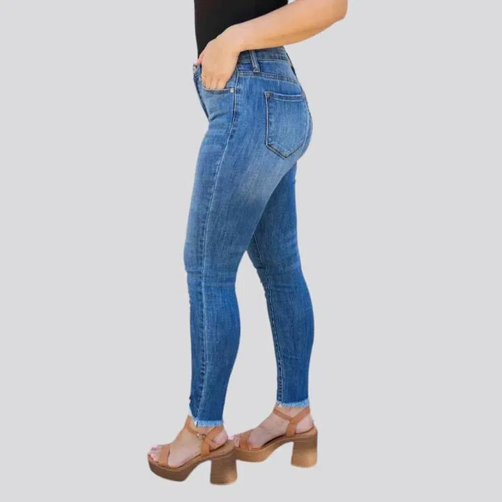 Casual women's raw-hem jeans