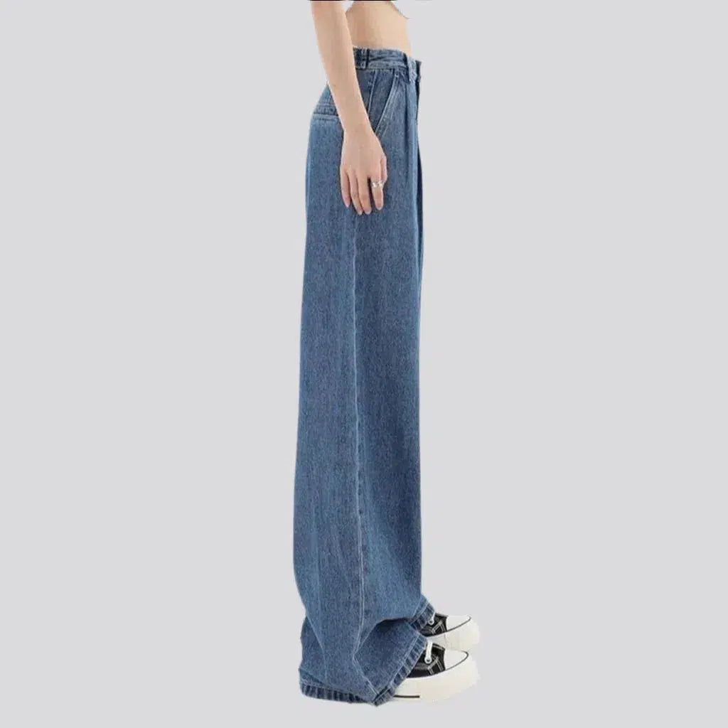 Baggy pleated-waistline jeans
 for ladies