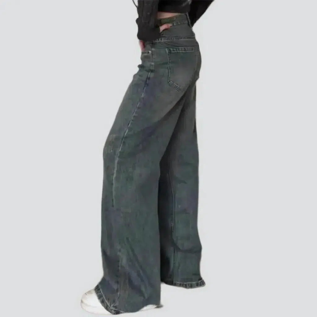 Vintage women's baggy jeans