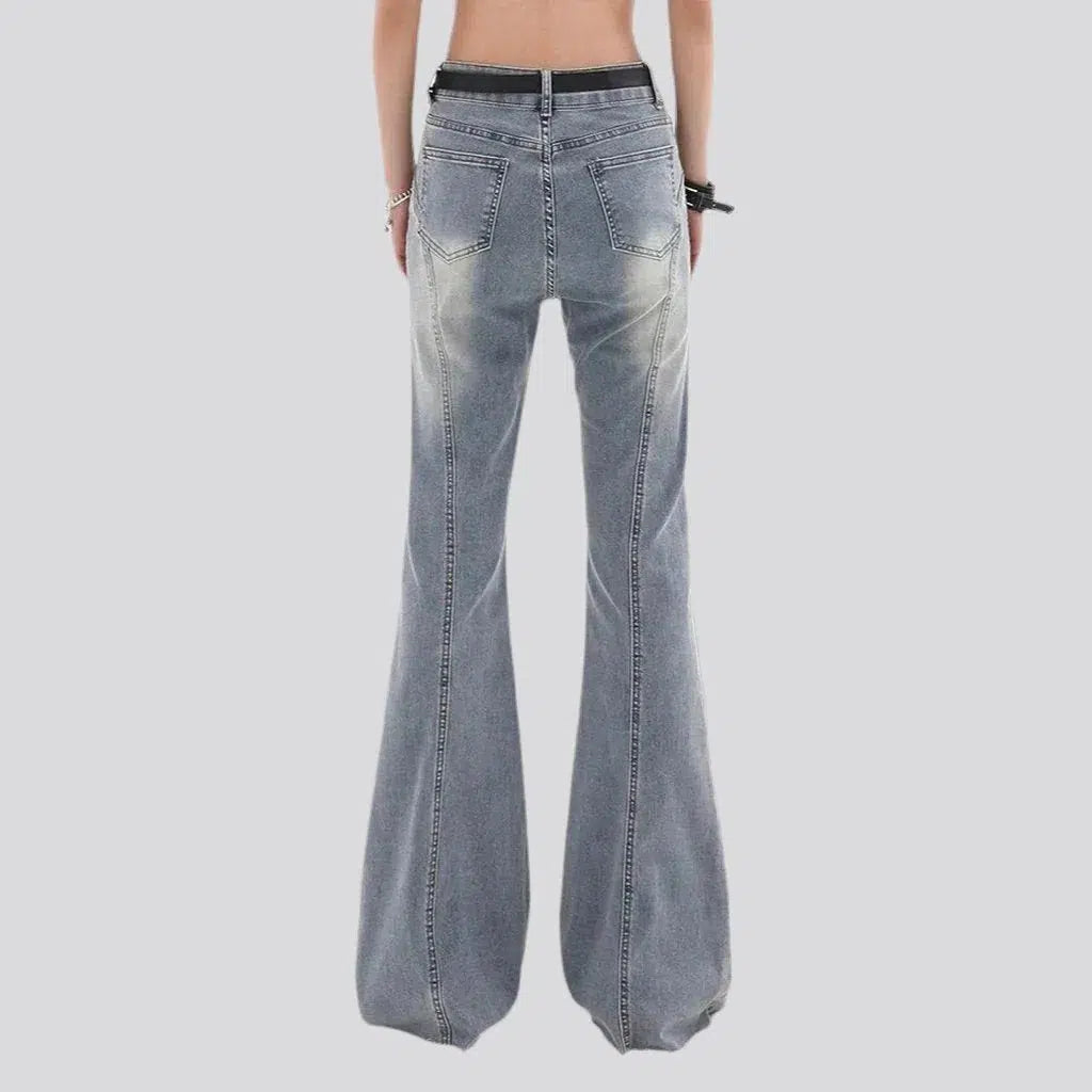 Floor-length sanded jeans
 for women