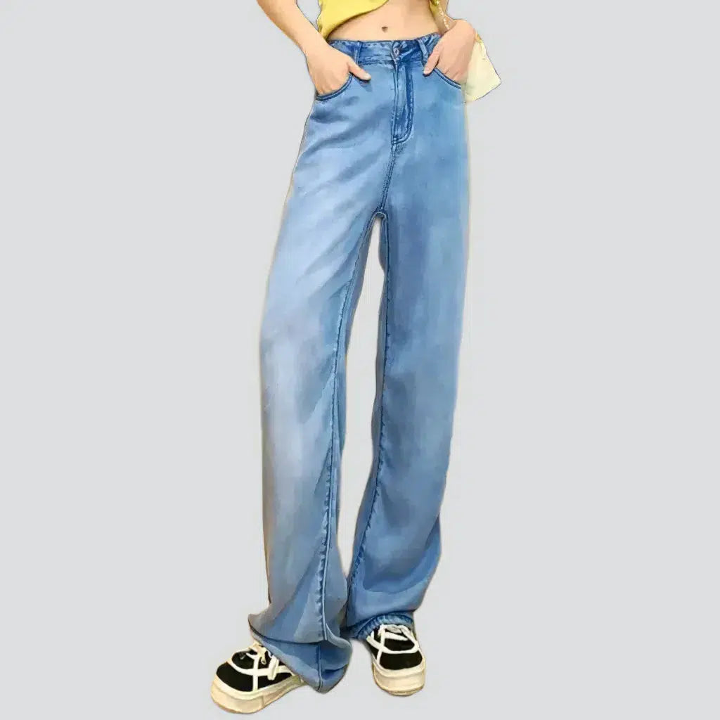 Straight light-wash jeans
 for women