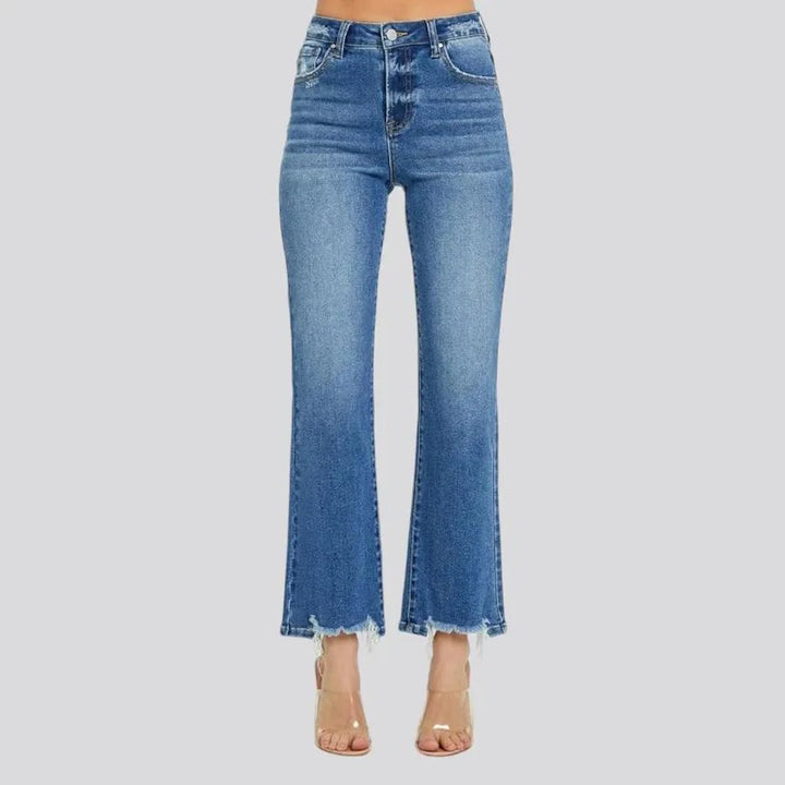 Fashionable frayed jeans for women