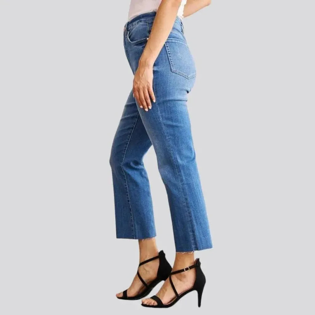 Sanded women's cutoff-bottoms jeans