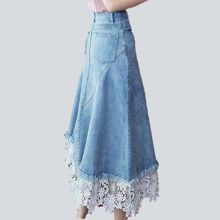 Denim skirt embroidered with lace