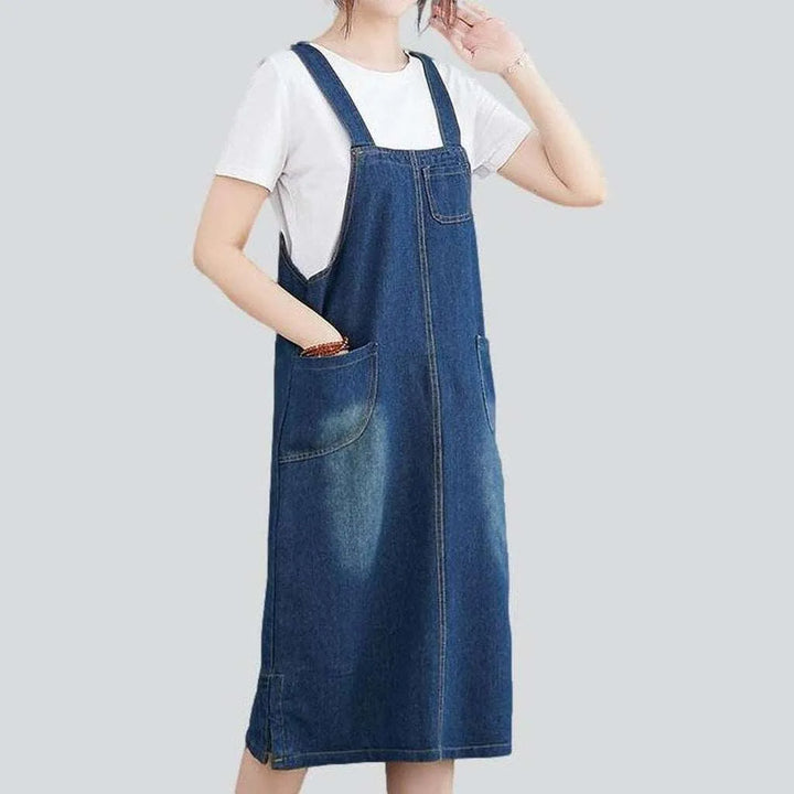 Simple sleeveless women's denim dress