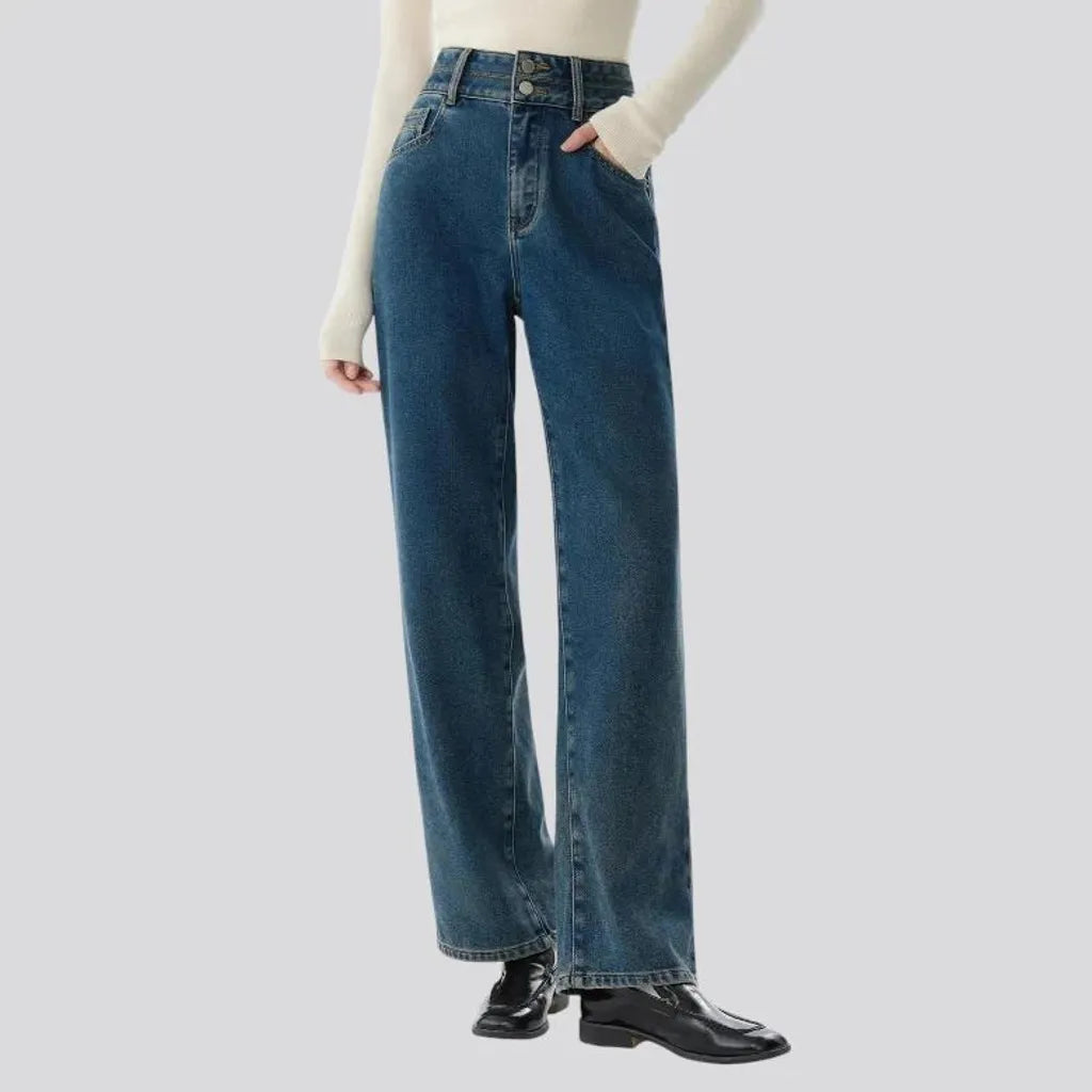 Fashionable wide-fit women's jeans