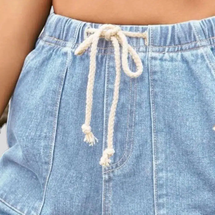Loose stonewashed jean shorts
 for women