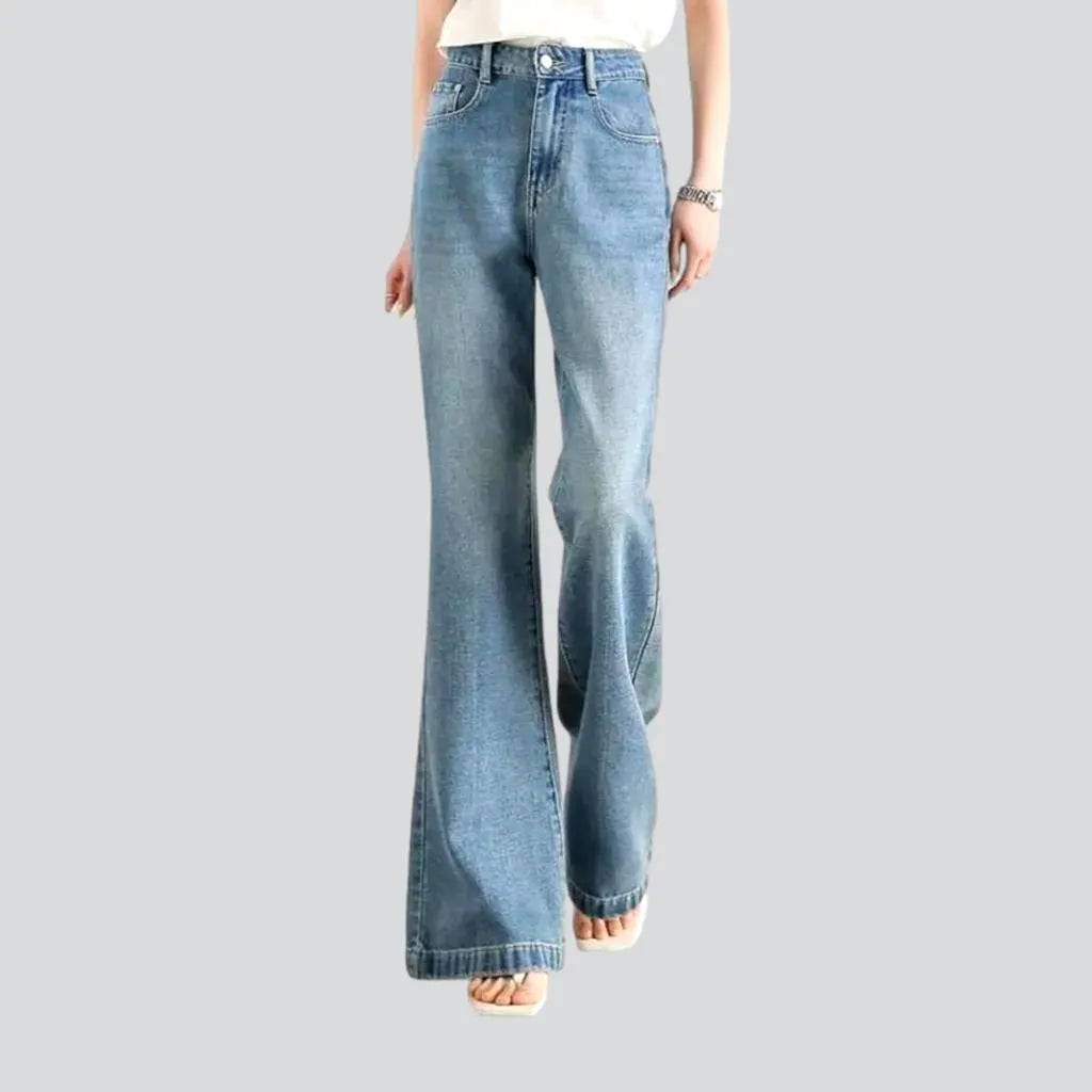 Stonewashed high-waist jeans
 for ladies