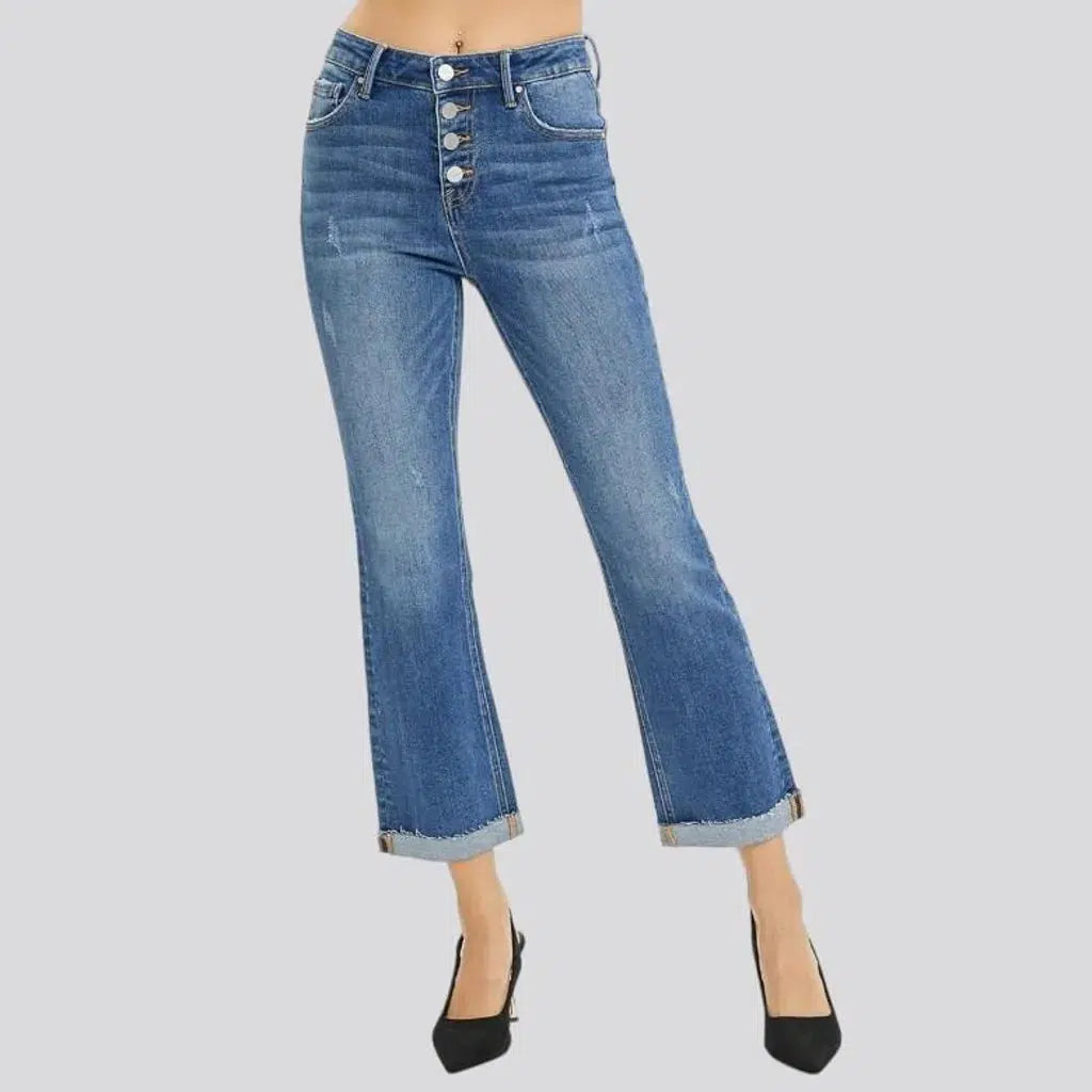 Sanded women's medium-wash jeans