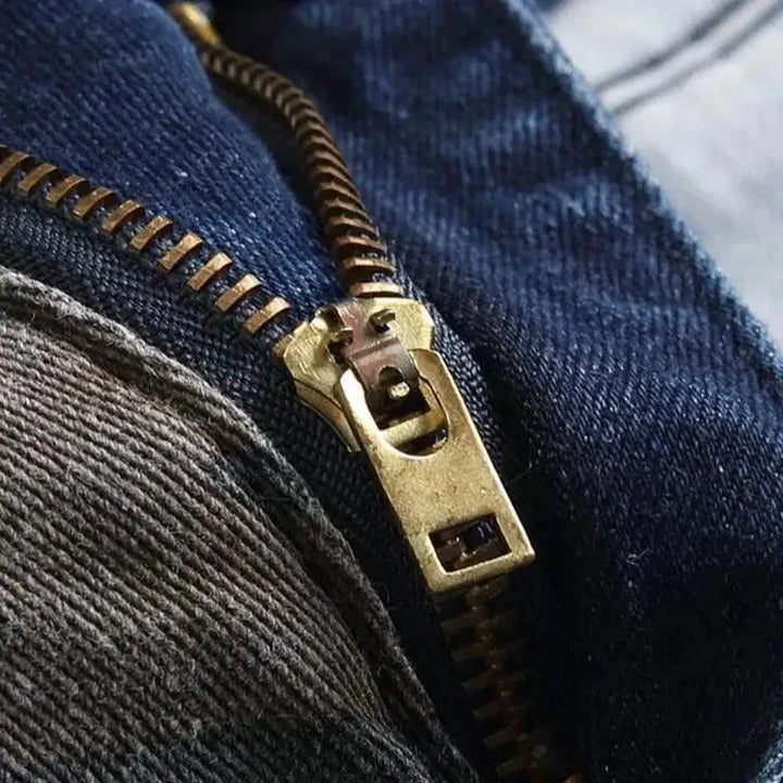Distressed men's skinny jeans