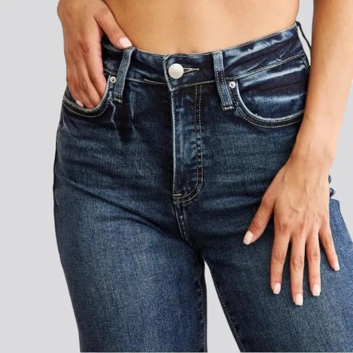 Cutoff-bottoms women's sanded jeans