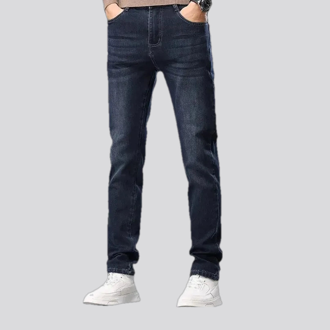 Slim-fitting mid-rise men's jeans