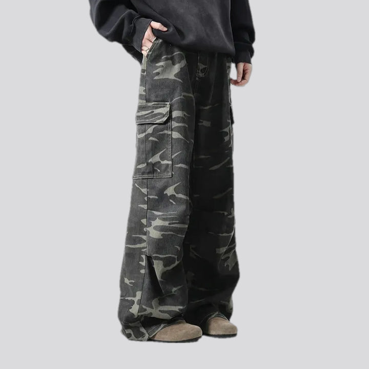 Camouflage mid rise denim pants for men