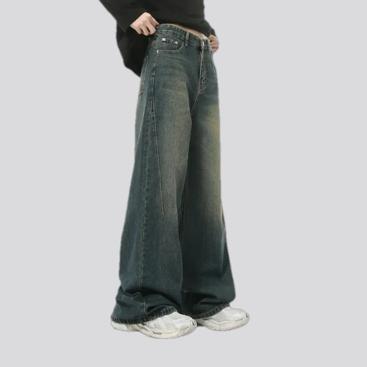 Wide fit 90s style jeans for men