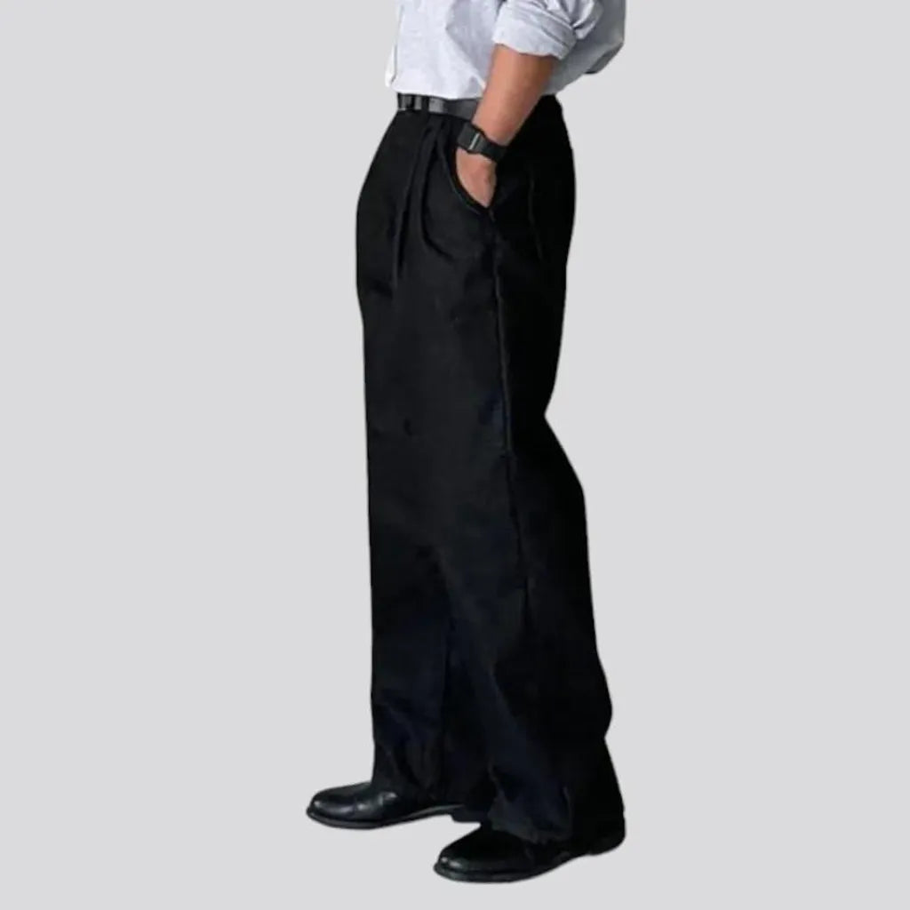 Pleated-waistline denim pants
 for men
