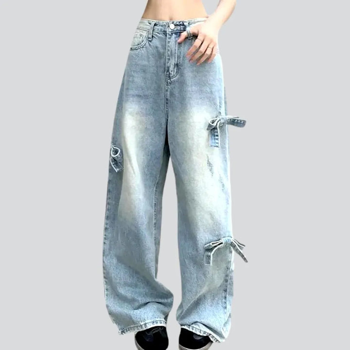 Light-wash women's mid-waist jeans
