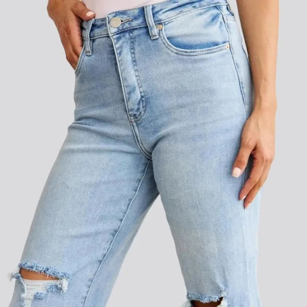 Wide-leg cutoff-bottoms jeans
 for women