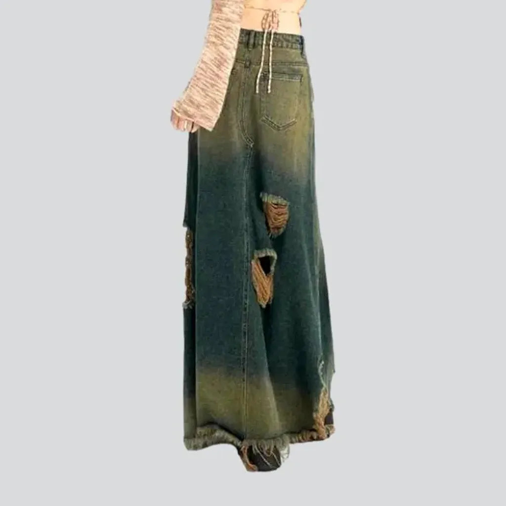 Frayed-hem women's jean skirt