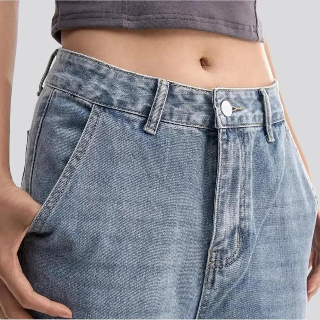 High-waist women's voluminous jeans