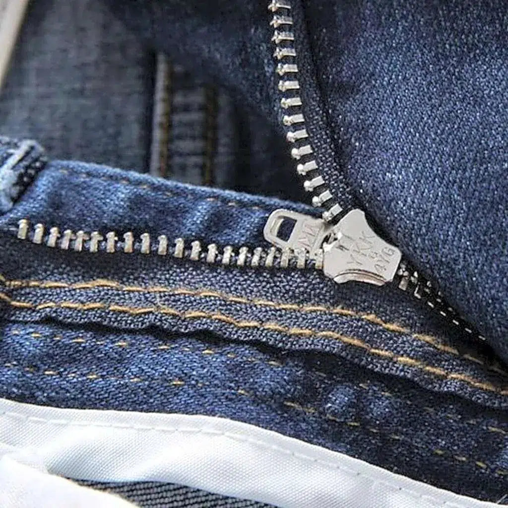 Mid-waist paint-splattered jeans
 for men