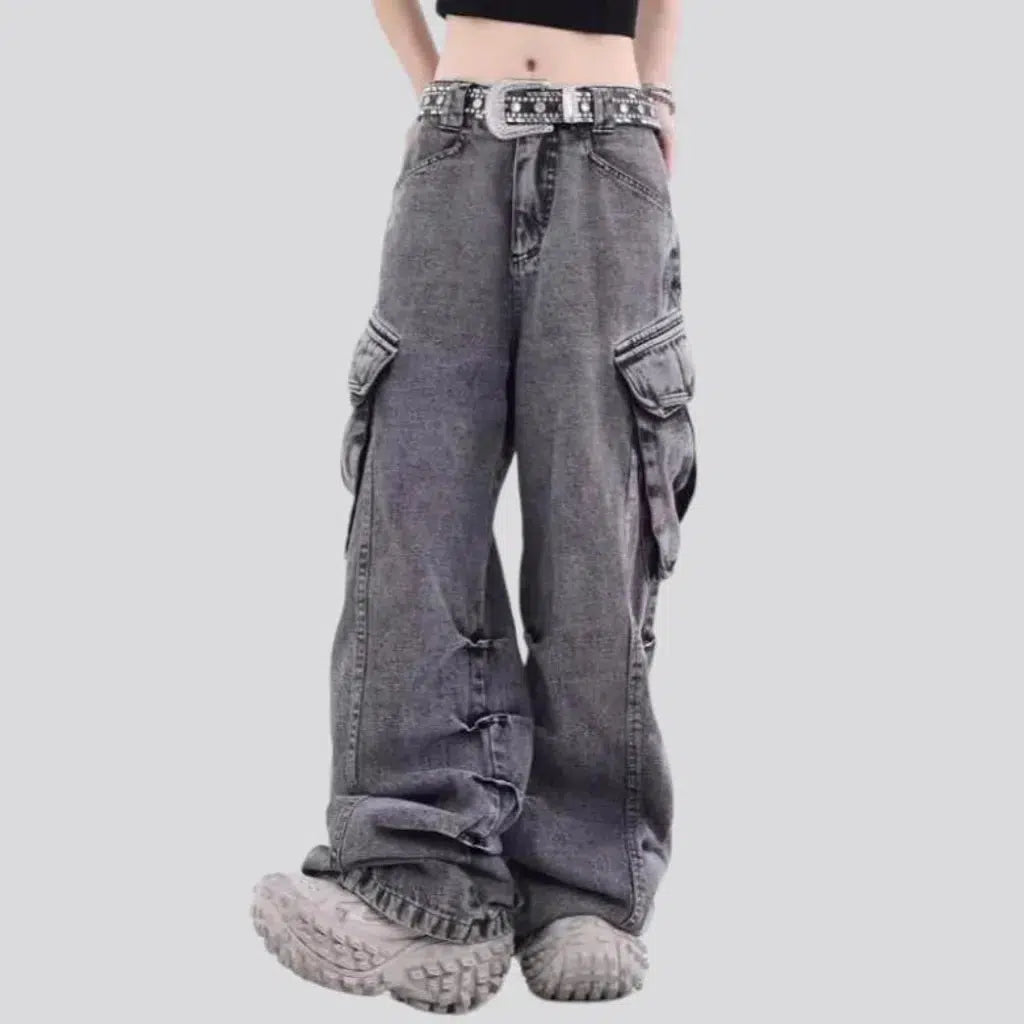 Floor-length grey jeans
 for women
