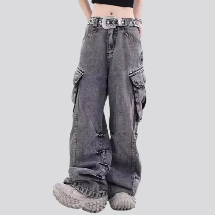 Floor-length grey jeans
 for women