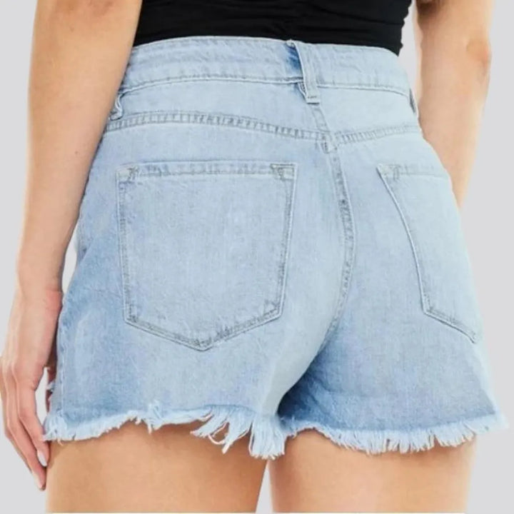 Light-wash grunge denim shorts for ladies