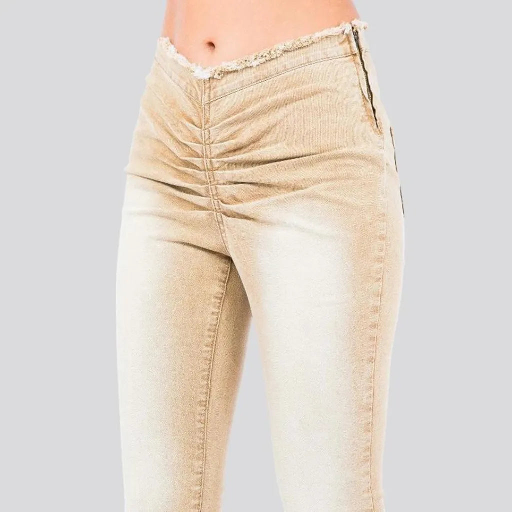 Trendy high rise jeans for ladies