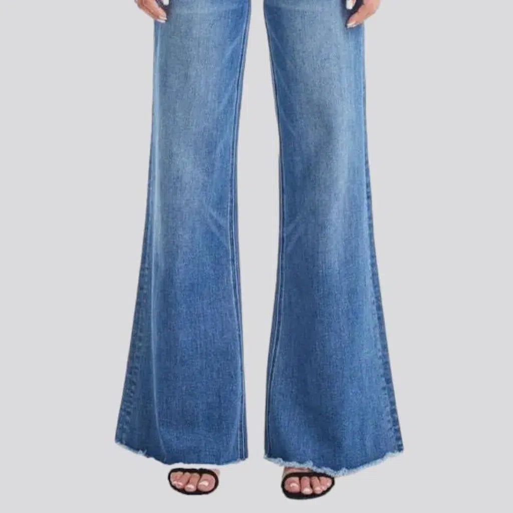 Highly-stretchy medium-wash jeans