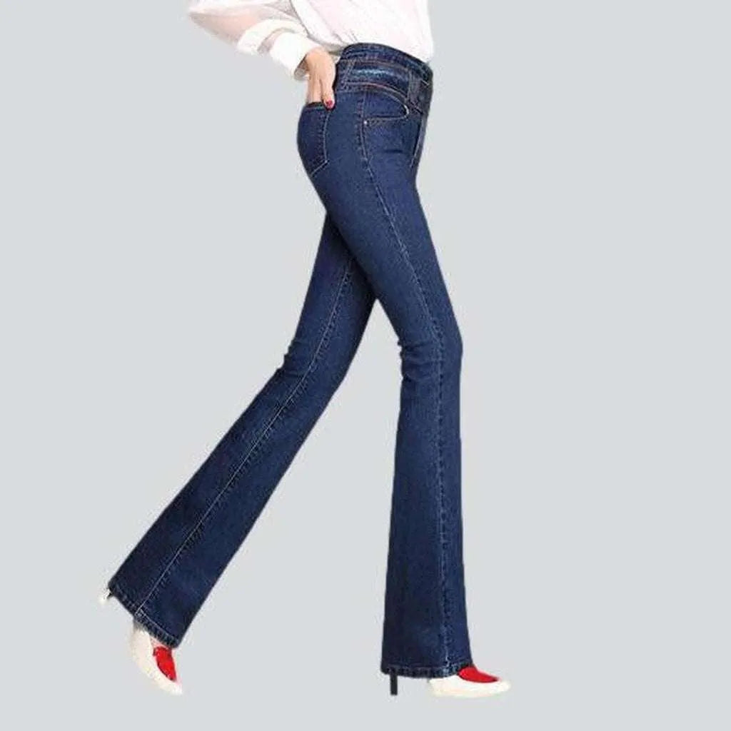 Boot cut women's jeans with belt