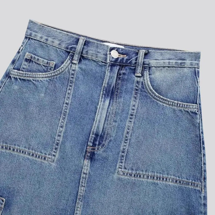 Stylish high-waist denim skirt