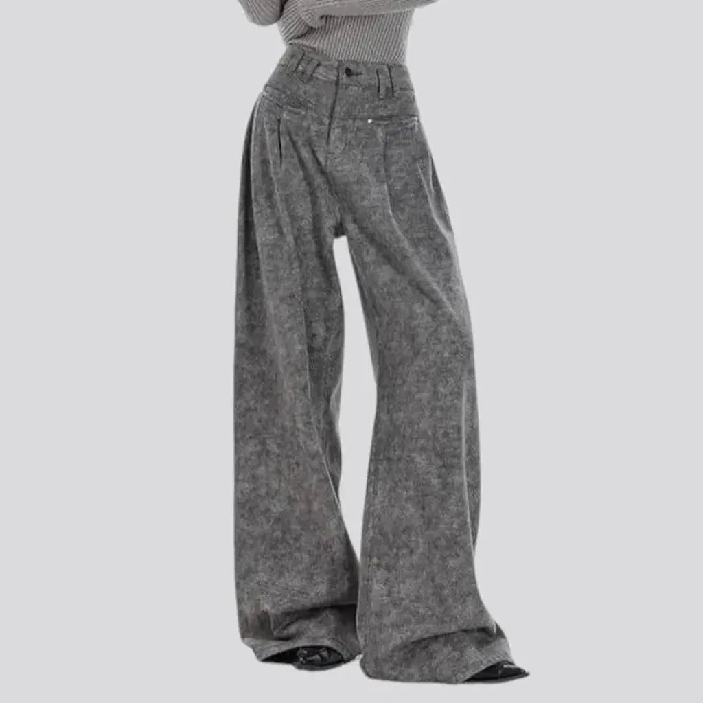 Floor-length women's grey jeans