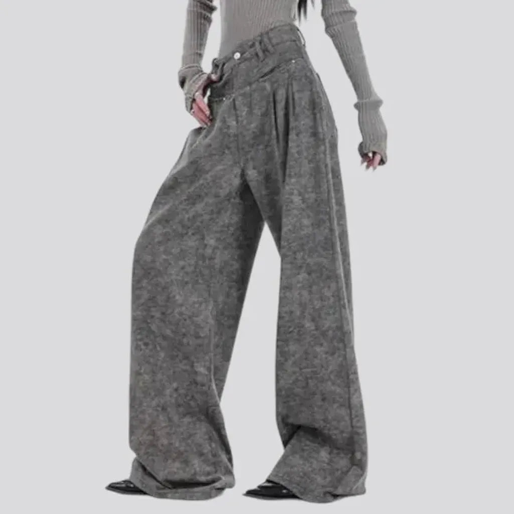 Floor-length women's grey jeans