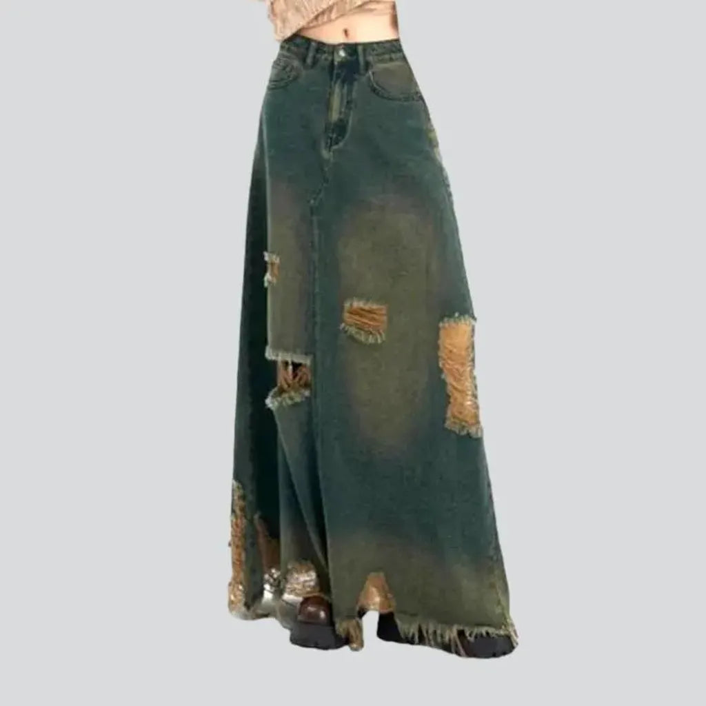 Frayed-hem women's jean skirt