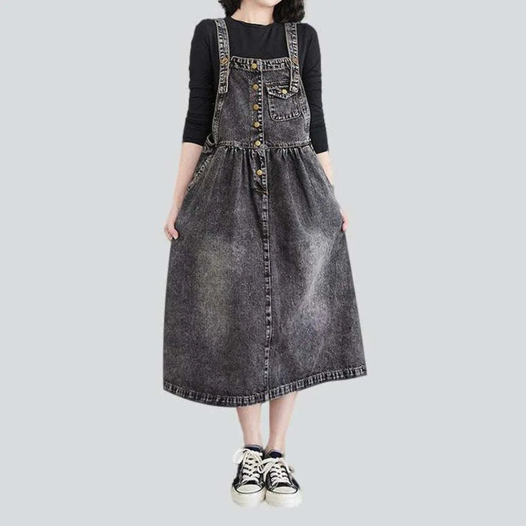 Buttoned denim dress with suspenders