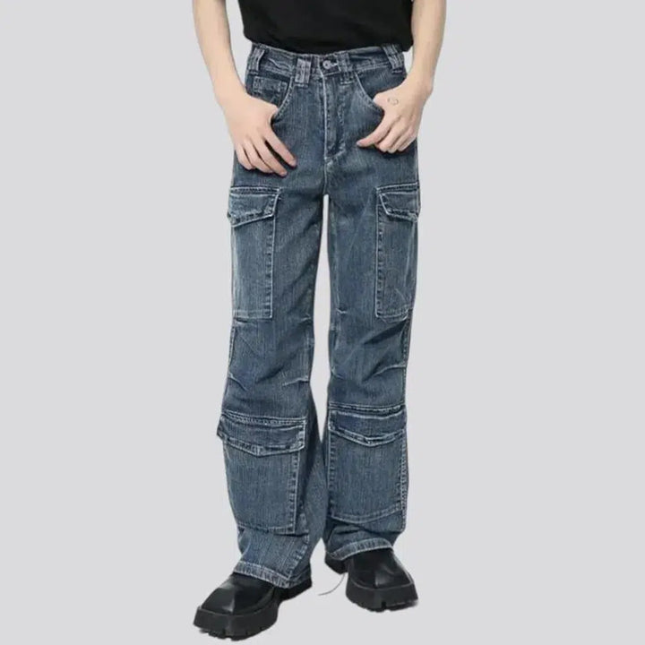 Average-tint men's high-waist jeans
