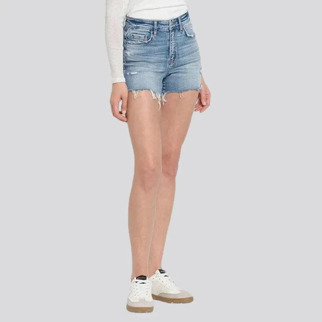 Frayed-hem light-wash denim shorts
 for ladies