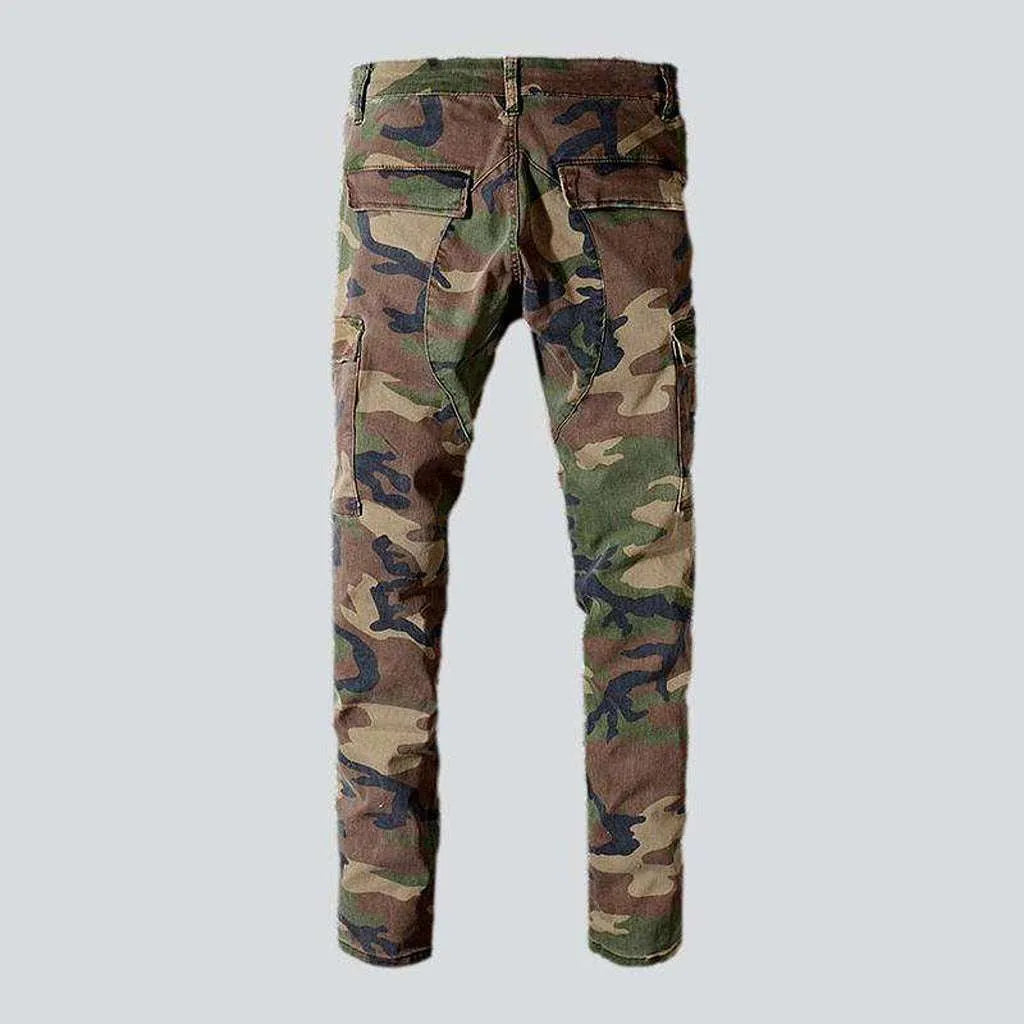 Camouflage-printed distressed men's jeans