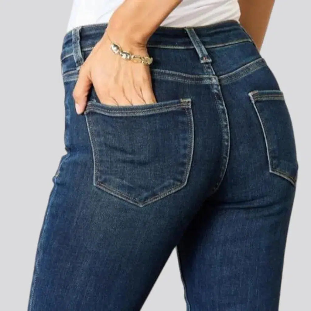 Dark-wash women's whiskered jeans