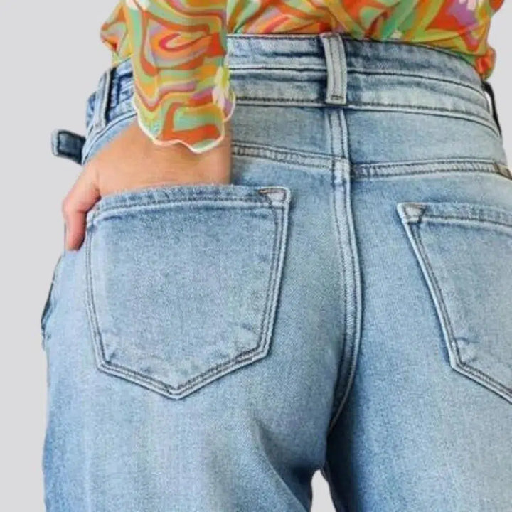 Wide-leg light-wash jeans
 for ladies