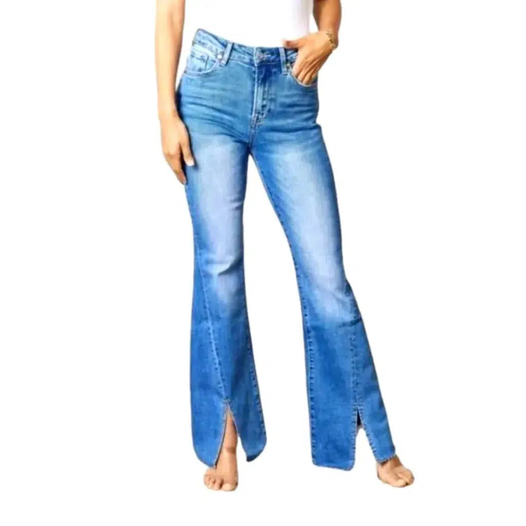 Front-slit-hem bootcut jeans
 for ladies