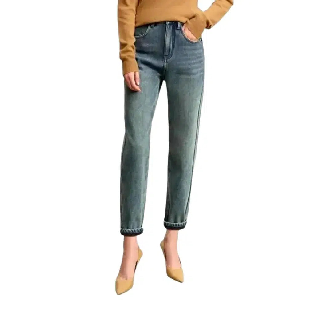 Medium-wash insulated jeans for ladies