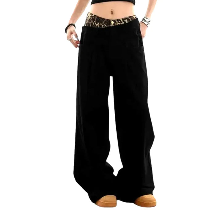 Monochrome mid-waist jeans