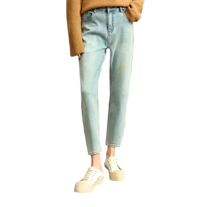 Sanded ankle-length jeans
 for ladies